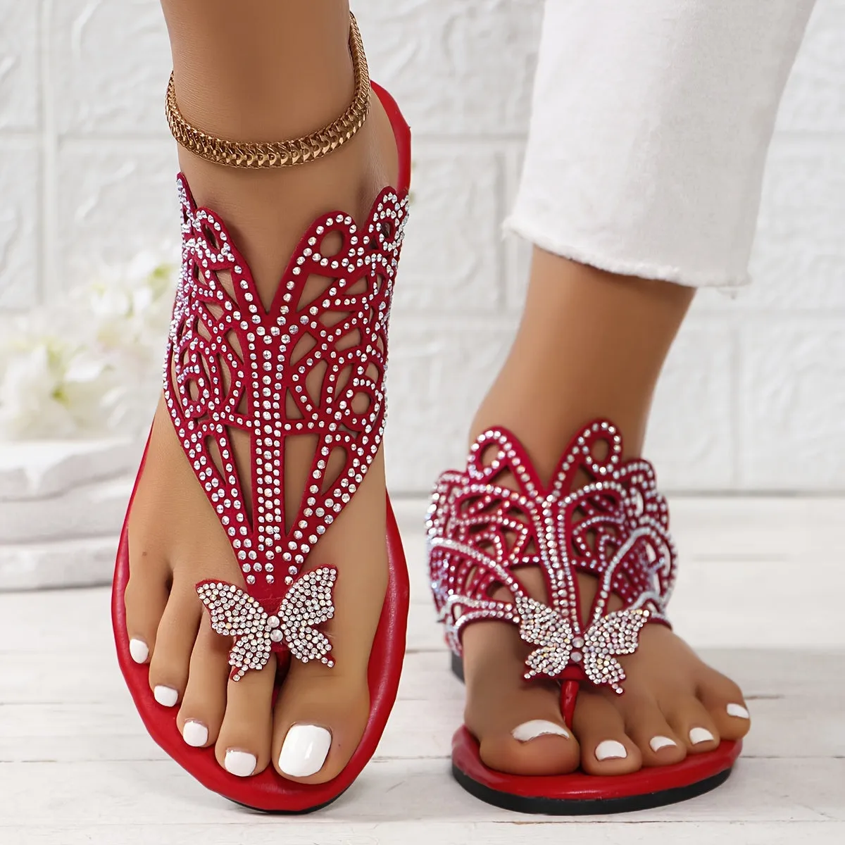 Amozae-Shimmering Rhinestone Butterfly Slide Sandals - Fashion-Forward Casual Flip Flops for Summer - Lightweight, Breathable, and Quick-Dry Flat Shoes with Adjustable Hollow Out Design