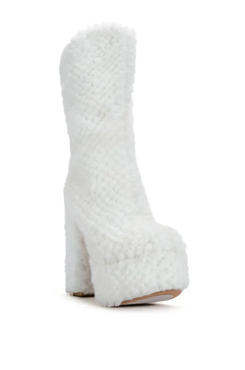 AZALEA WANG JERUSHA FUR CHUNKY BOOT IN WHITE