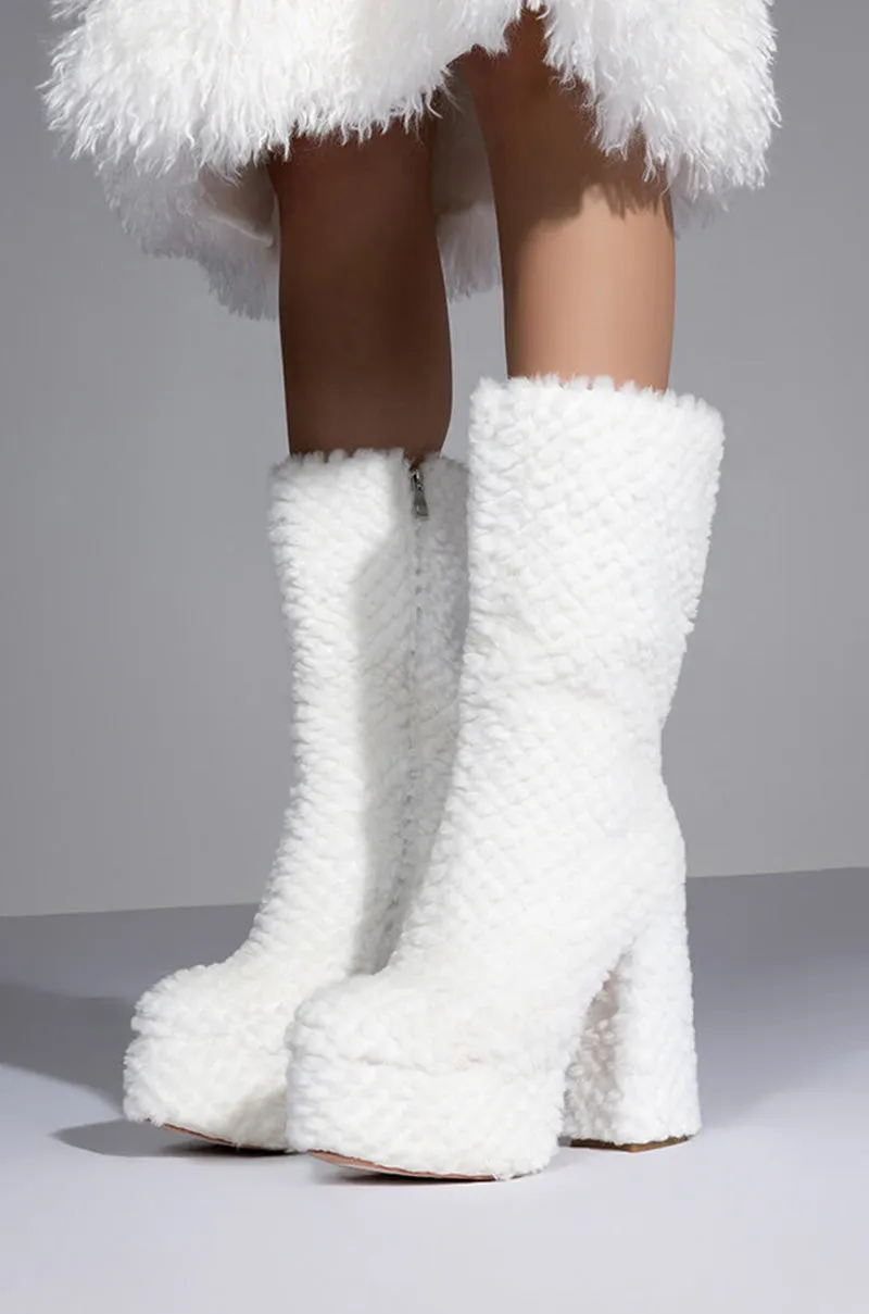 AZALEA WANG JERUSHA FUR CHUNKY BOOT IN WHITE