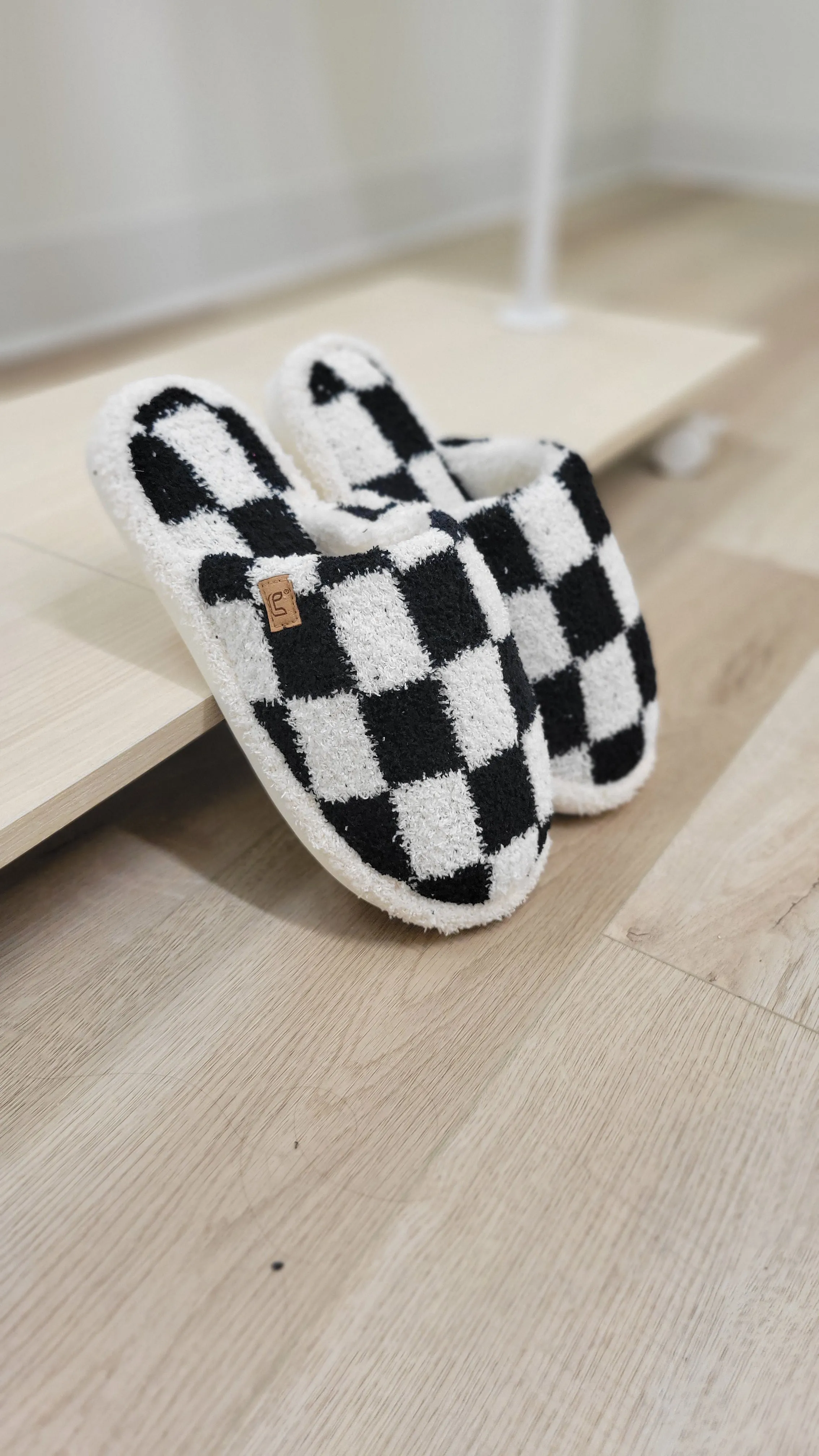 Checkered Slippers - MORE COLORS