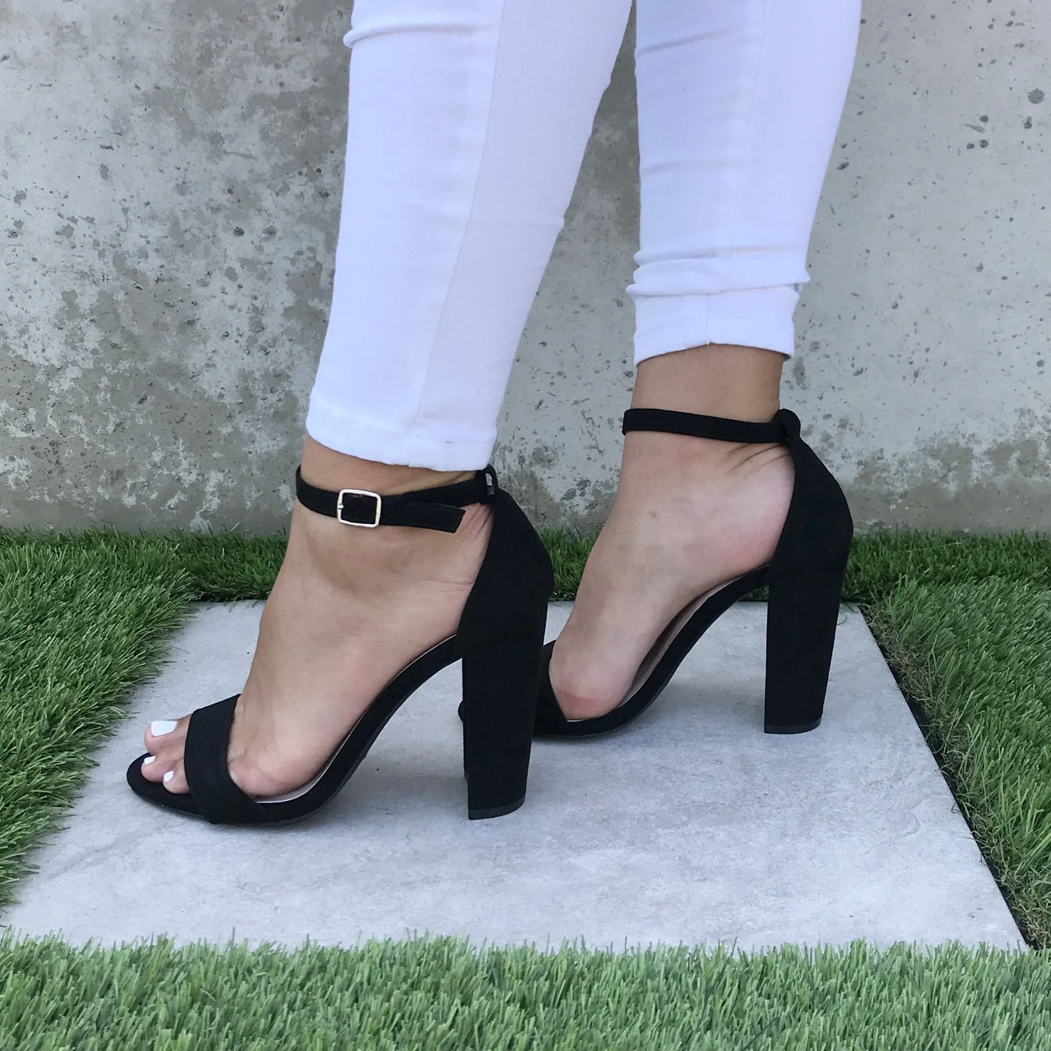 Classy Suede Heels in Black