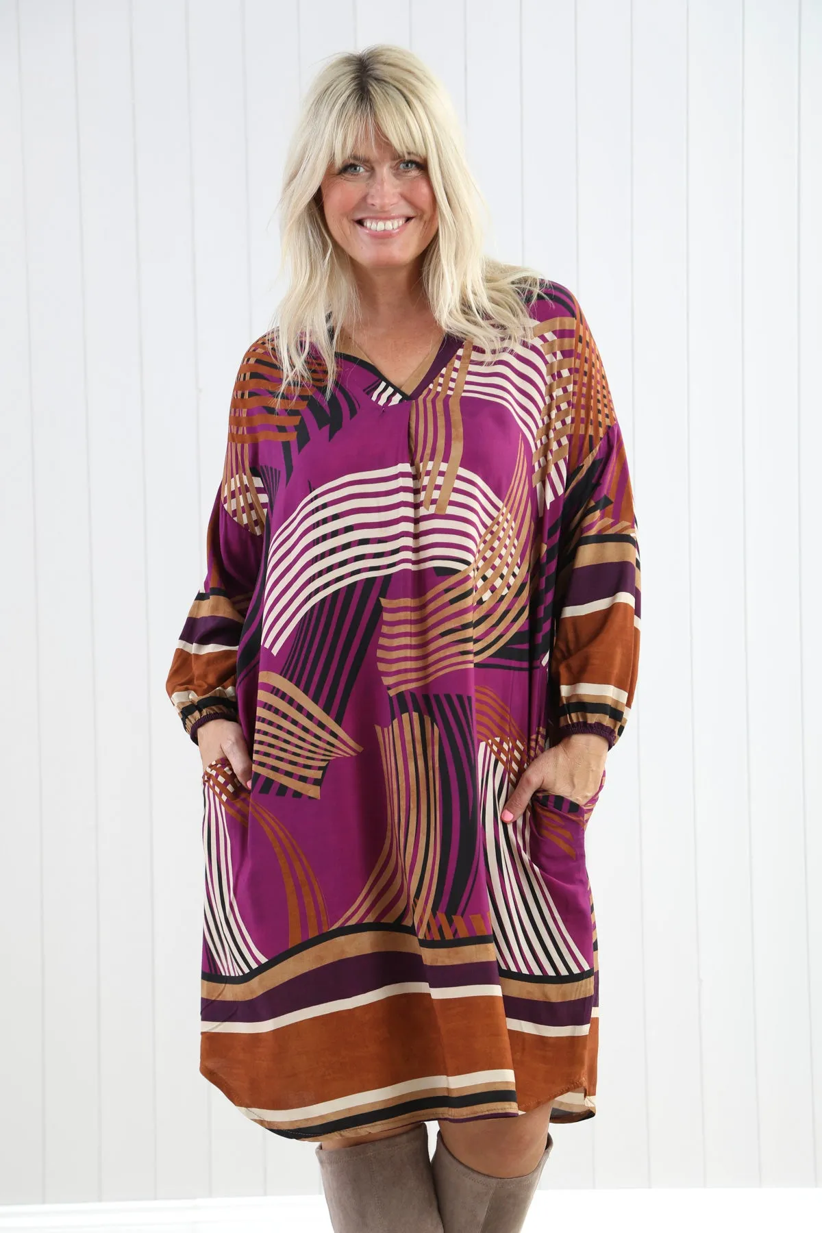 Goose Island 4600 Abstract Print Long Sleeved Midi Dress With Pockets (3 Colours)