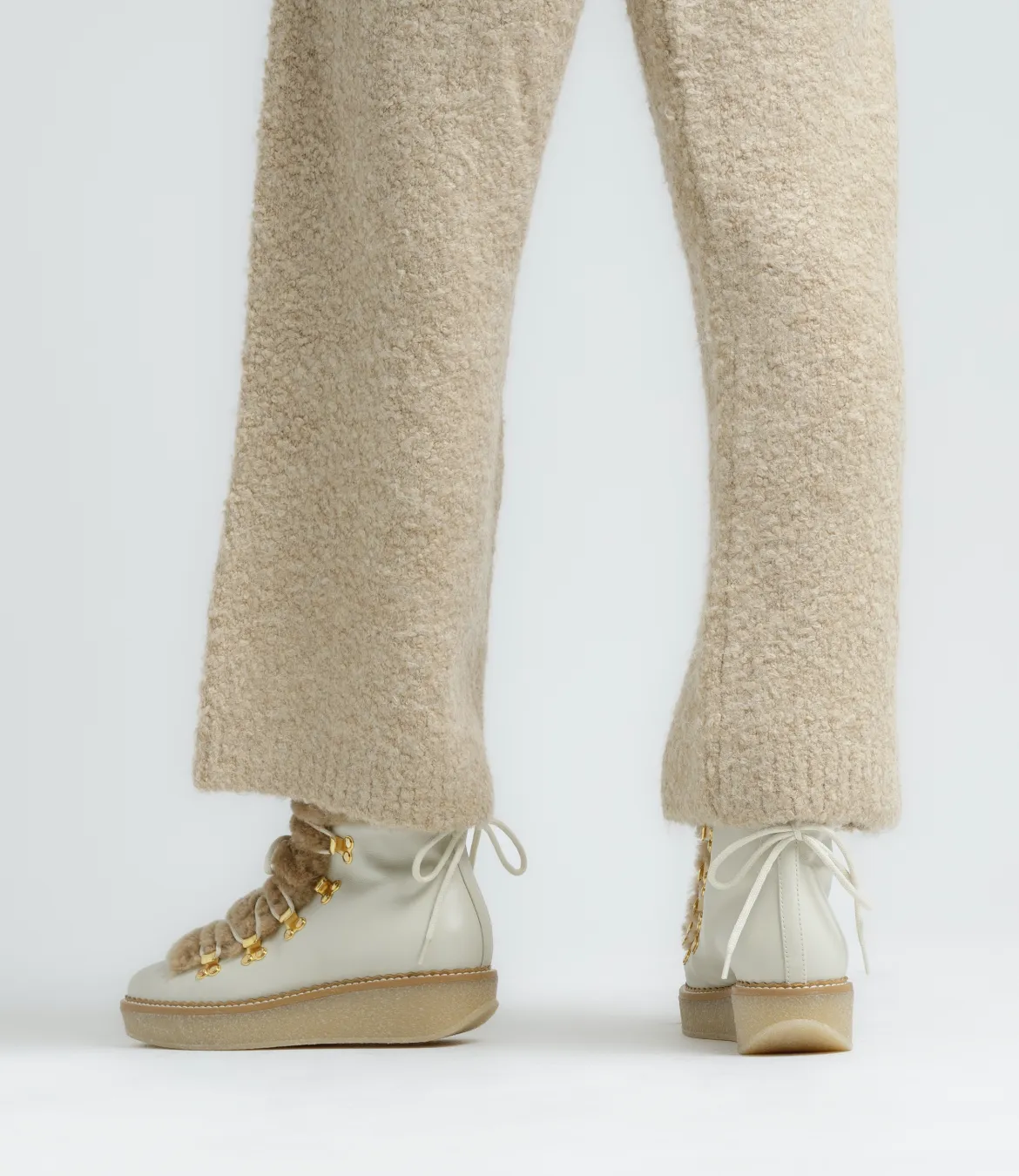 Misumi Off White Winter Boots