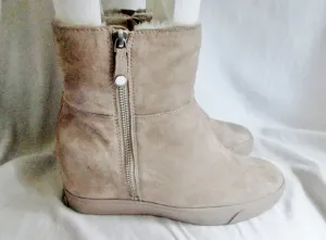 NEW Womens DONNA KARAN DKNY Ankle Boots Booties FRANCE SHEARLING 7.5 TAN BEIGE